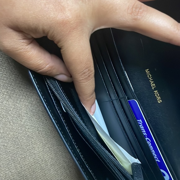 Michael Kors Sutton Wallet - Picture 8 of 11